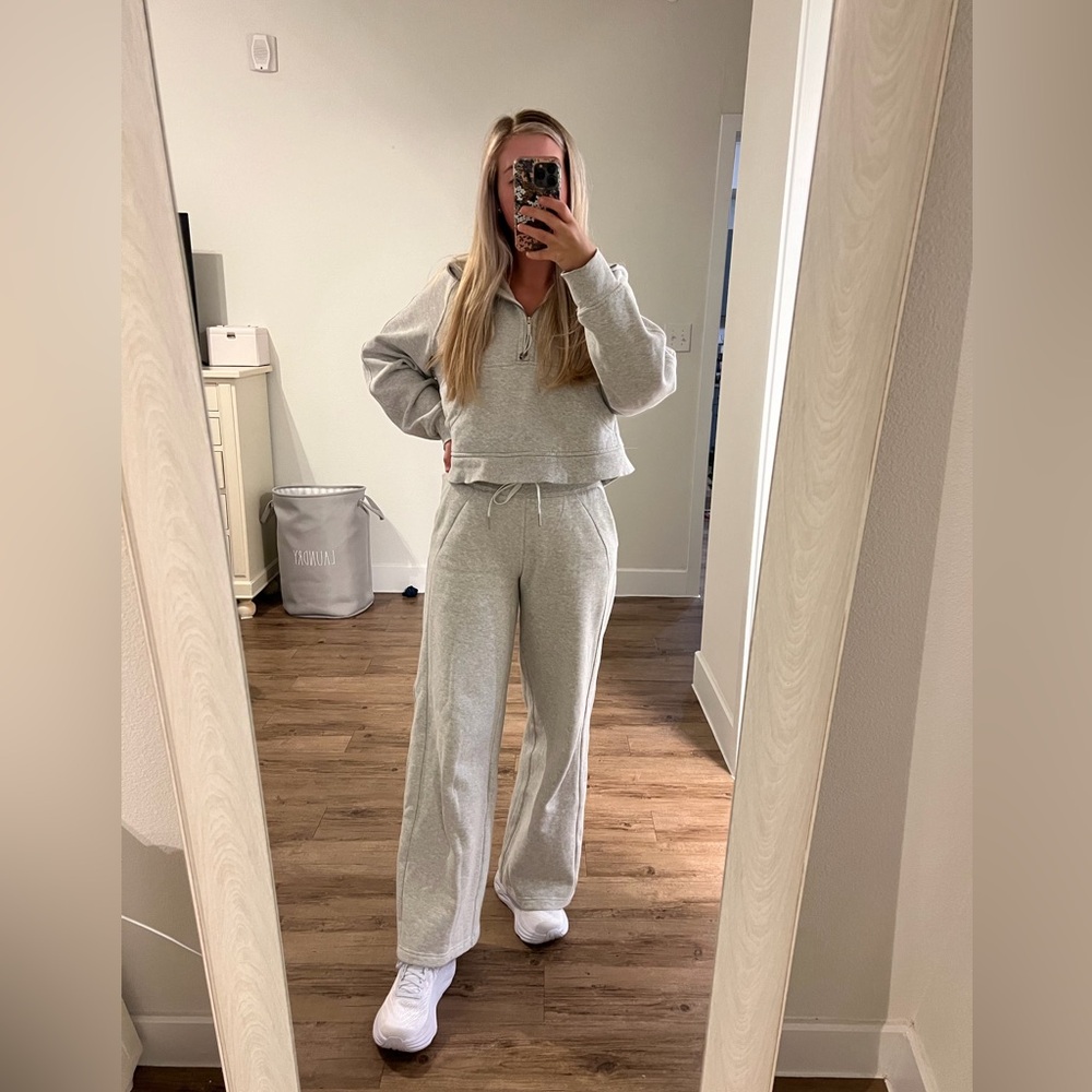 Lululemon scuba mid- rise wide- leg pant